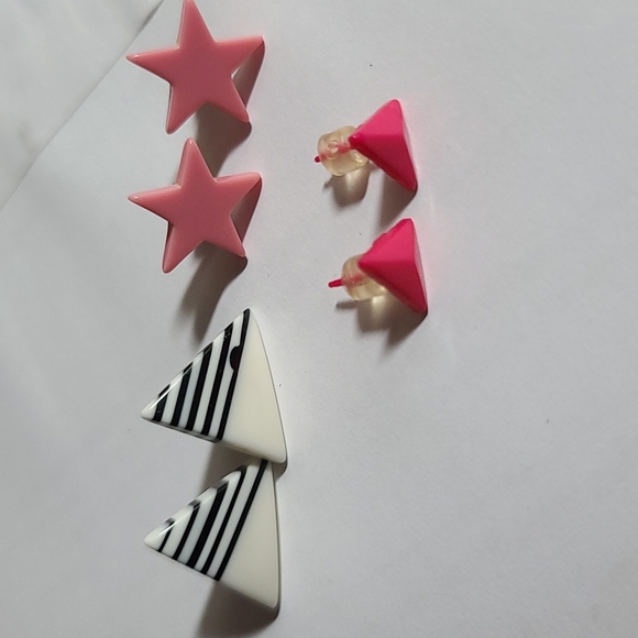 Jewelry - ❤️Set of 3  vintage 80s earrings